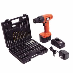 Furadeira Parafusadeira 3/8 pol. (10mm) Bateria 12V CD121K50 Bivolt Black & Decker