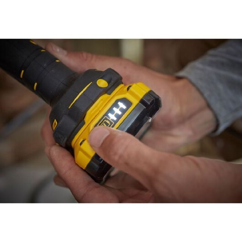 lanterna-a-bateria-20v-max-scl020-b2-stanely-imagem-04