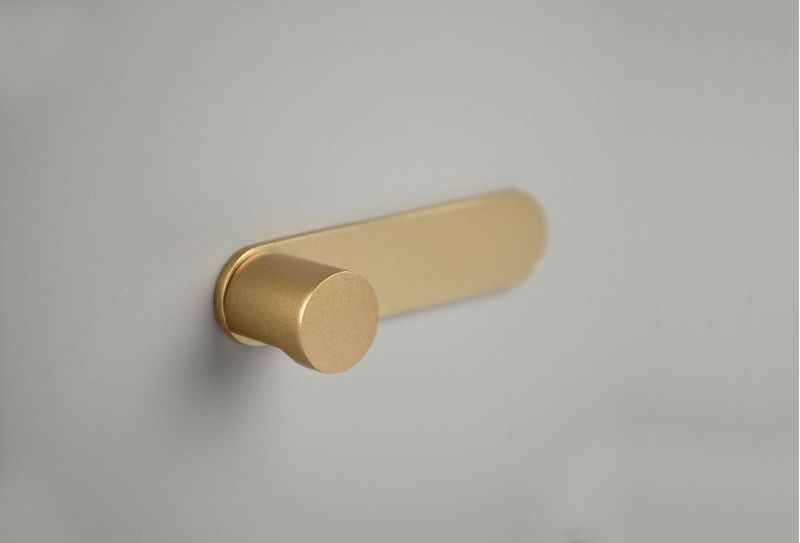 puxador-Radio-com-Base-Dourado-zen